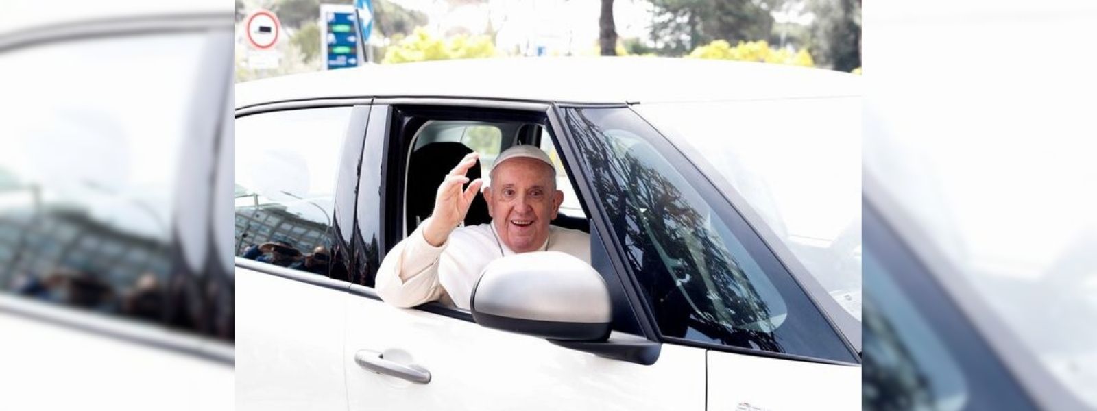 Pope Francis leaves hospital after three-day stay